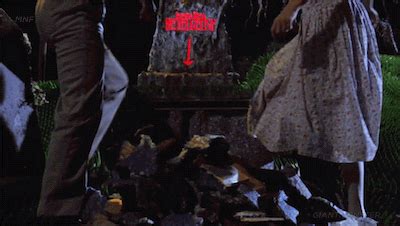 Beetlejuice movie sculpture phone holder. maycintadamayantixibb: Beetlejuice In The Graveyard Model