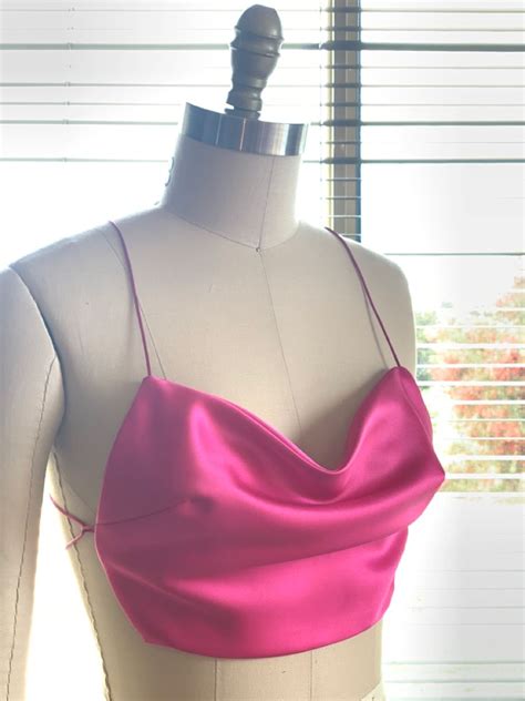 Hot Pink Satin Backless Crop Top Moda De Roupas Ideias Fashion Blusas Femininas Da Moda