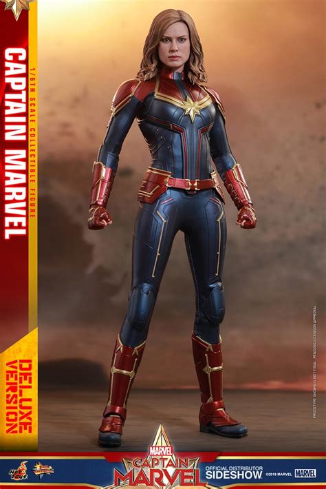 Captain marvel movie reviews & metacritic score: Captain Marvel Deluxe Version Sixth Scale Figure by Hot ...