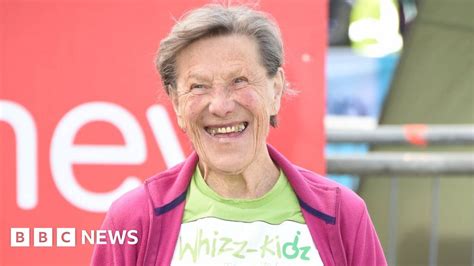 oldest london marathon runner iva barr of bedford dies aged 93 bbc news