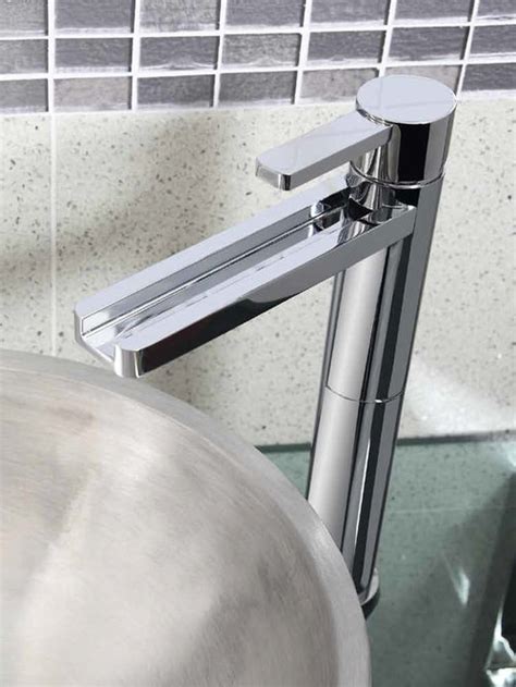 You can end up ruining the entire look of your if your faucet fails to match up with the surrounding materials. Best High-End Faucet Design Ideas & Remodel Pictures | Houzz