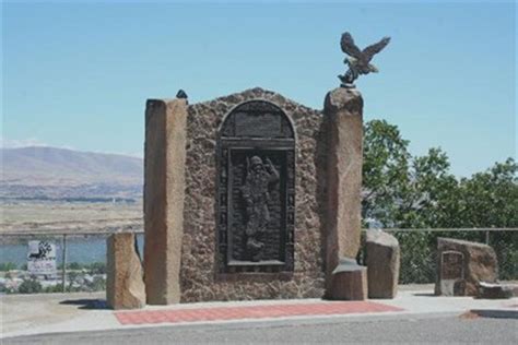 But not all of it! Viet Nam War Memorial, Sorosis Park, The Dalles, Oregon ...