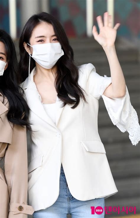 언론이 하도 설레발 쳐서 별기대 안했는데 ㄷㄷㄷ 노벨상 가을 시즌 보는줄 알았거든 어쨋든 한국 영화계가 2연속 오스카 수상으로 최고전성기인듯 ㅋ. TEN 포토 설하윤 트롯요정 | 텐아시아