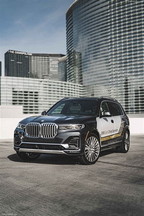The bmw x7 offers raised luxury for seven people and is also great to drive, but not everybody will be fond of its styling and it looks expensive next to its alternatives. 2019 BMW X7 ZeroG Lounger - HD Pictures, Videos, Specs & Information - Dailyrevs