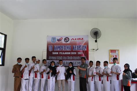 Rekam medis di rsup dr. UJI KOMPETENSI KEAHLIAN SEBAGAI SARANA UNJUK KEMAMPUAN SISWA | SMK NEGERI 1 GEMPOL