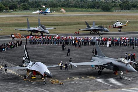 The langkawi international maritime & aerospace exhibition (lima) is the largest show of its kind within the asia pacific region. Malaysia military EXPO - LIMA 2019: Bigger and better ...