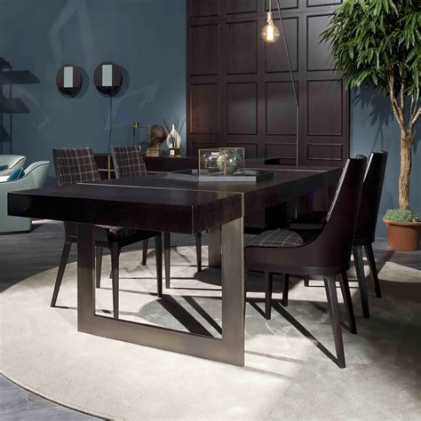 Bassett furniture's designers have an uncanny eye for the most popular and fashionable trends in home furniture. Large High End Modern Italian Designer Dining Table