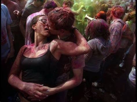 Indian Holi Being Celebrated By Some Of Foreigners In Goa In Hot Style Holi Party Happy Holi