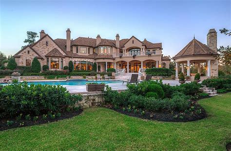 Stone And Stucco Golf Course Mansion In The Woodlands Tx Headed To Auction Mansions Mansions