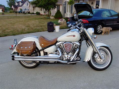 There's a words stated that manual can't be separated from the product. 2008 Kawasaki Vulcan 1500 Classic - Moto.ZombDrive.COM