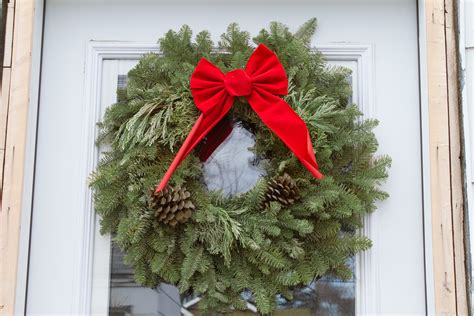 How To Hang A Wreath On A Glass Door Among Those Who Celebrate