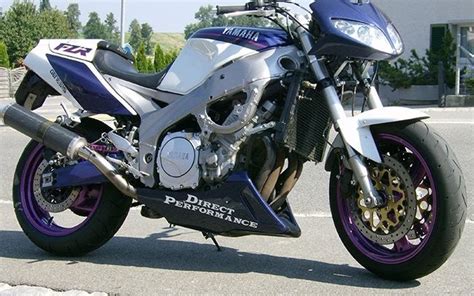 Classed as a sports motorcycle. Umgebautes Motorrad Yamaha FZR 1000 EXUP von Direct ...