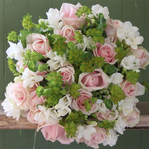 Flowercraft Lindfields Sweet Avalanche Rose And Freesia