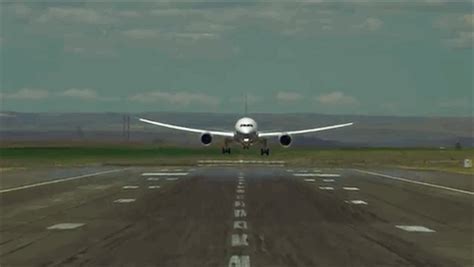 Boeing 747 Landing 
