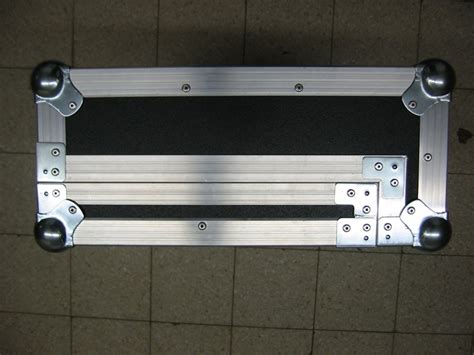 Maybe you would like to learn more about one of these? DIY Pedalboards built into slanted/L-shaped flight cases - OffsetGuitars.com