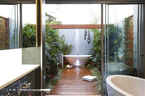 35 Ideas Of Outdoor Bathrooms That Go Into The Wild Part 1 Designrulz