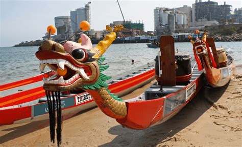As one of the oldest festivals in china, it has more than 2000 years of history. What to Learn about the Annual Dragon Boat Festival in China | Airpaz Blog