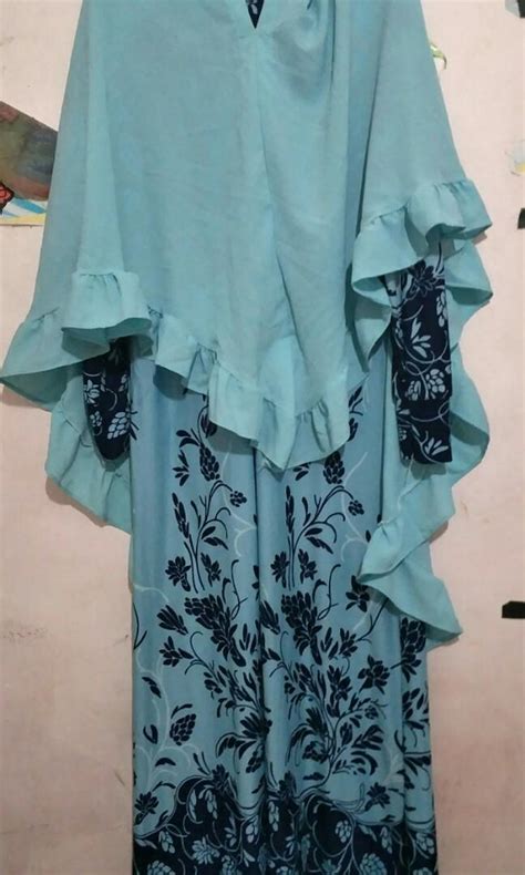 Yuk intip gaya ai dan syahrini di bawah ini, kompak abis. Baju Gamis Syahrini - Actris Indonesian