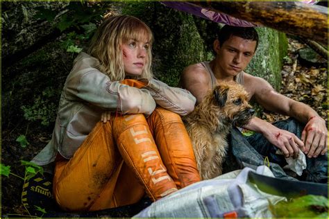 Tom Holland Daisy Ridley S Star Studded Movie Chaos Walking Debuts