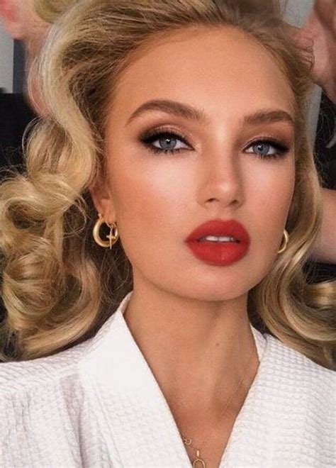 Natural Winter Makeup Ideas To Look Cute Bridal Makeup Red Lips Red Lips Makeup Look Red