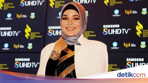 Dapat Nyinyiran Karena Berhijab Dewi Sandra Nawaitu Aja