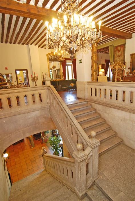 La casa grande es un complejo hostelero de grandes dimensiones en una casona del sxiv, en pleno casco urbano de torrejón de ardóz, madrid. La Casa Grande: FERIA DE BODAS
