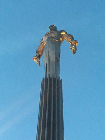 Denkmal für die helden des ersten weltkriegs wurde in moskau auf poklonnaya hügel 1 august 2014 , zu. Monument to Yuri Gagarin (Mosca): AGGIORNATO 2019 - tutto ...