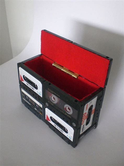 Redefine Use Of Old Cassettes Vhs Crafts Diy Box Cassette Tapes