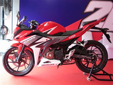 There are 34 honda bikes available in indonesia, check out all models februari 2021 price below. New 2016 Honda CBR150R Launched- Price, Specs, Gallery: Indonesia