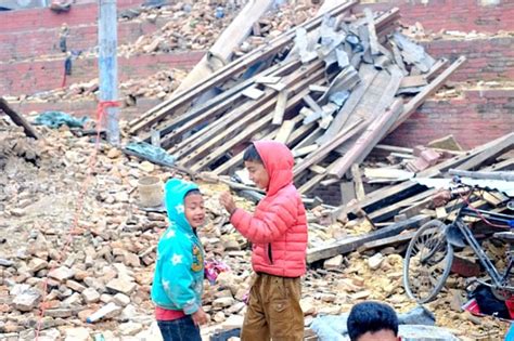 20 Images That Show How Hard Nepals Earthquake Survivors Are Fighting