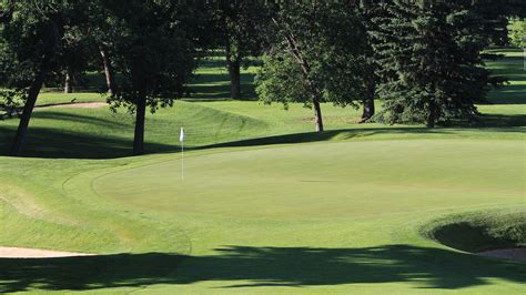 The main feature of a golf gps app is to pinpoint your location correctly, as well as monitoring your position on a course and the distance to the nearest hole. Les terrains de golf sont ouverts à travers le pays - Golf ...