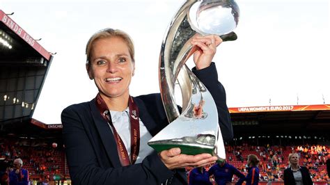 There were a number of women's clubs in the 1890s and one in north london was reported to have attracted a 10,000 gate to a game at crouch end. ORANJELEEUWINNEN EUROPEES KAMPIOEN! | OnsOranje
