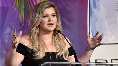 Kelly Clarkson Has Something To Say About Her Weight And Mental Health Cnn
