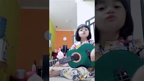 Aku belum mandi a tak tun tuang tak tun tuang d tapi masih cantik juga d tak tun tuang tak tun tuang em apalagi kalau sudah mandi a tak tun tuang d d pasti cantik sekali. Tik Tok aku belum mandi tak tung tuang - YouTube