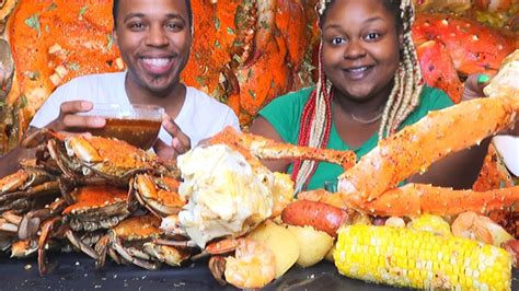 We'll show you how to boil, steam, broil in the oven, and show you how to eat crab legs too! KING CRAB LEGS + BLUE CRAB SEAFOOD BOIL MUKBANG - YouTube