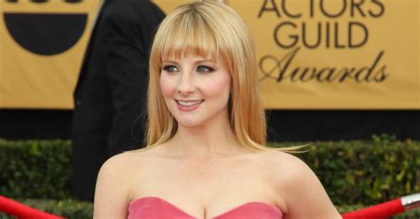 Big Bang Theory Star Melissa Rauch Announces Shes Pregnant And Opens
