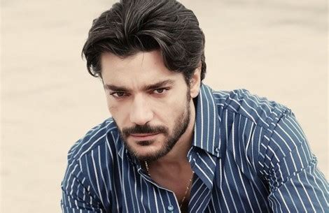 A place in the sun) is an italian soap opera transmitted by rai 3 since 1996. Giuseppe Zeno: «Io, Accorsi e i neomelodici al trucco ...