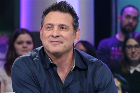 Nicola ciccone, québécois d'origine italienne, se découvre très tôt une passion pour la chanson et en septembre 2001, nicola ciccone présente son 2e album, noctambule qui vient confirmer son. Hockey30 | Enrico Ciccone, le ROI des VENDUS....