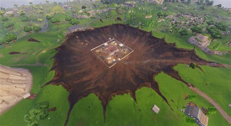 Dusty depot was the main poi on the fortnite map that was affected by the meteor that started season 4 and was renamed to dusty divot. New Map of 'Fortnite Battle Royale' Dusty Depot now Dusty ...