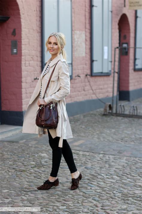 outfit easy spring style trench coat striped shirt and pointed leopard flats feel wunderbar