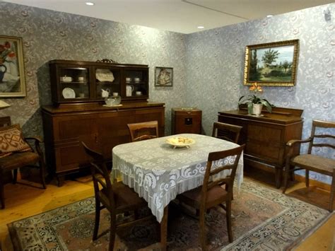 Wohnzimmer bunt wohnzimmer design wohnzimmer ideen wandgestaltung wohnzimmer innenarchitektur wohnzimmer sofa türkis wohnzimmer einrichten ideen wg zimmer wohnung. Bild "Wohnzimmer um 1930" zu Historisches Museum am Hohen ...