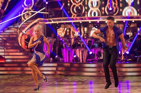 Strictly Come Dancing 2017 Final What Time Is The Final On Tv
