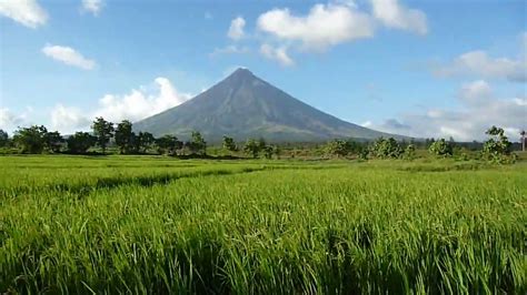 Majestic Mayon Volcano In Albay Philippines Youtube