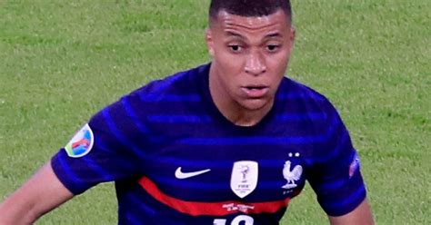 Mit zwei vorlagen, einem tor und einem nicht gegebenen abseitstreffer war er man of the match. Fußball-EM 2021: Portugal - Frankreich im Livestream - TV ...
