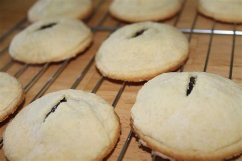 These cookies are extra moist, soft & chewy! Baking it on My Own: Old Fashioned Date Filled Cookies