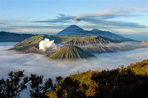 Banyak motif yang diharap berasal dari sebuah karya. Gambar Pegunungan Terindah Di Indonesia » Foto Gambar Terbaru