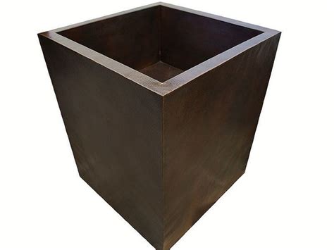 Soaking tub which can be applied for your small bathroom is kind of small square shape tub with compact design. Square Japanese Soaking Tub by SoLuna in 2020 | Soaking ...