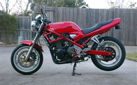 Сравнение cb400 и бандита 400 с юмором.мотоциклистка мчит в самару.кастом studio motor «d» bandido.продал мот остался видос.о былых временах бандитизма или история о suzuki gsf400vc bandit ii 96 г.в.мои байки и путь в мотоциклизм =).регулируемые подножки ???!. 1992 Suzuki Bandit 400 - Moto.ZombDrive.COM