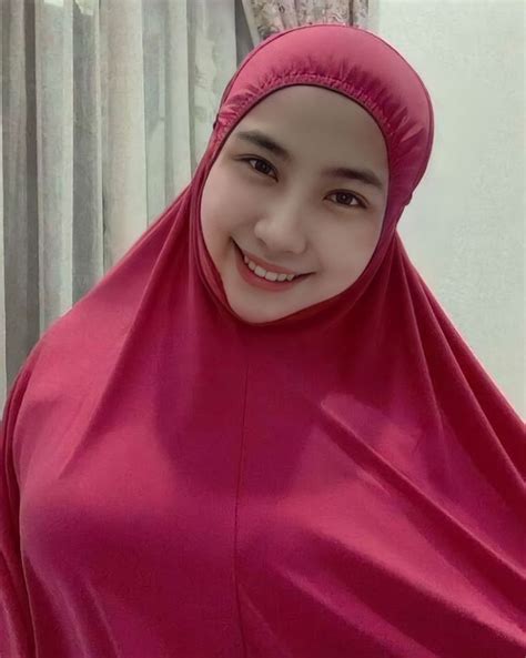 Pin Oleh Azmie Di Beautiful Asian Women Gaya Hijab Wanita Berlekuk