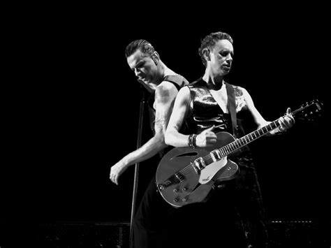Depeche mode are an english electronic music band formed in basildon in 1980. Depeche Mode in Bremen | Depeche mode, Konzert, Abendlied